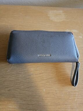 Like New - Grey Wallet